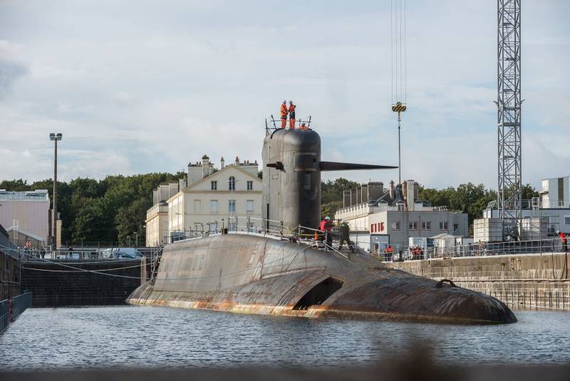 "أوقات عصيبة لصناعة الدفاع الفرنسية": شركات فرنسية تطالب بتعويض من ماكرون لفشل صفقة الغواصة مع أستراليا