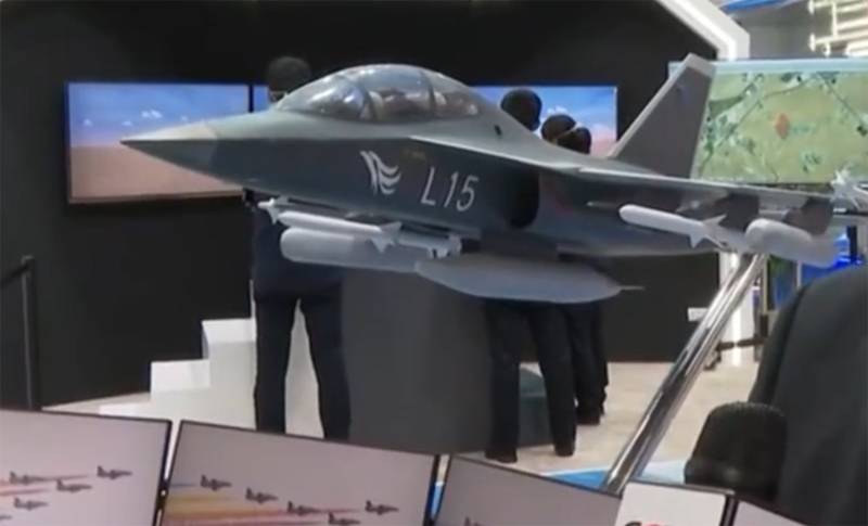 BAE hava gösterisinde Çin, "gelişmiş bir radar sistemi" ile güncellenmiş bir L-15 savaş eğitmeni sundu