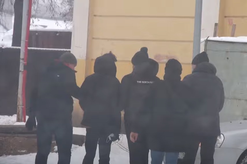 Вооруженное нападение в москве. Вооруженное нападение. Вооруженное нападение на школу в Казани. Вооруженное нападение на учебное заведение.