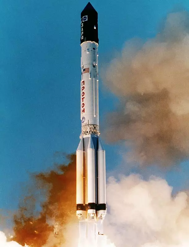 Vehículo de lanzamiento pesado "Proton-K"