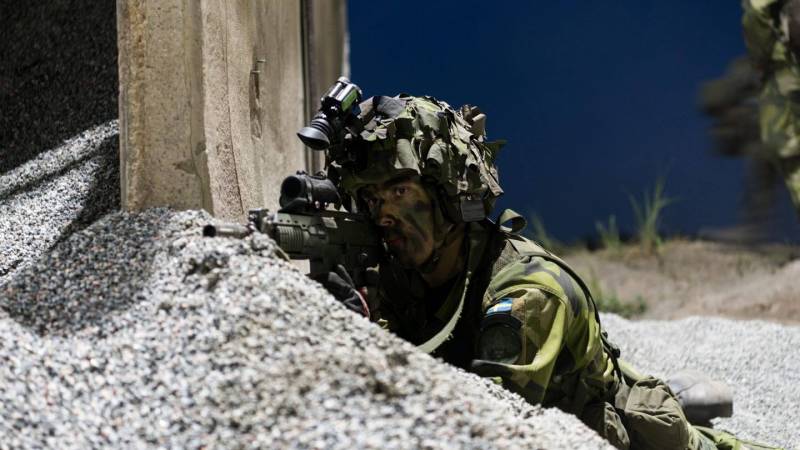 В эфире шведского ТВ: Россия иронизирует по поводу решения нашего министра обороны об отправке военных на Украину
