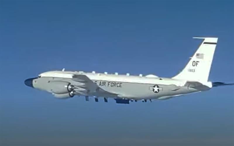 Ausländische Medien kommentieren die Annäherung eines amerikanischen Aufklärungsflugzeugs an ein russisches Verkehrsflugzeug über dem Schwarzen Meer
