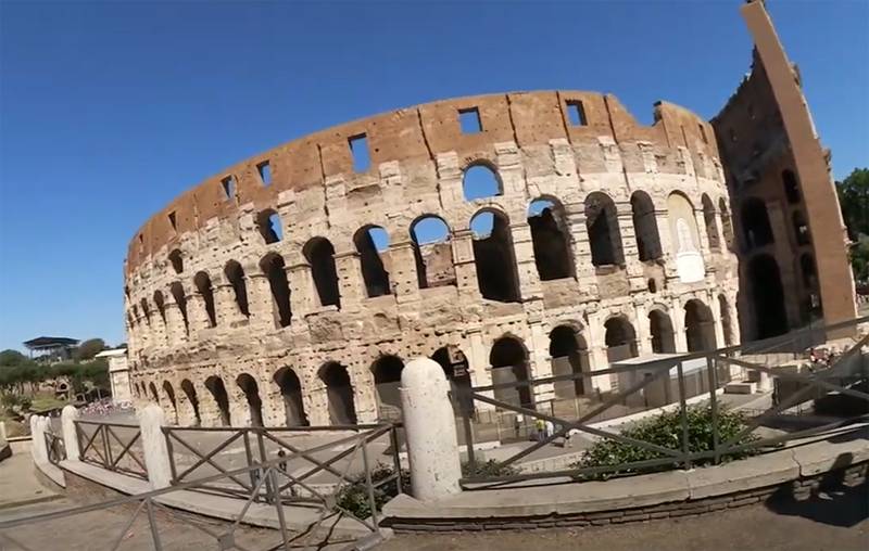 El experto trazó paralelismos entre el estado de la sociedad moderna y la sociedad durante el declive del Imperio Romano.