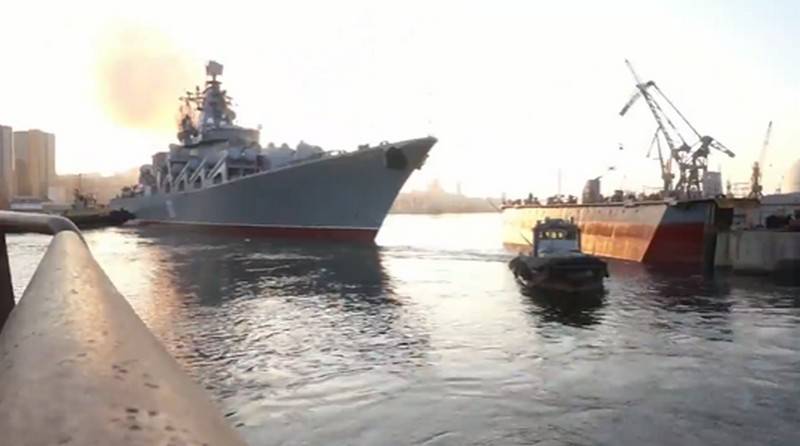 太平洋艦隊の旗艦であるミサイル巡洋艦ヴァリャークは、予定された修理の後にサービスに復帰しました
