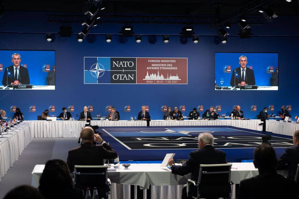 Нато конференции. Министры НАТО. Конференция НАТО. НАТО съезд. Фото министров НАТО.