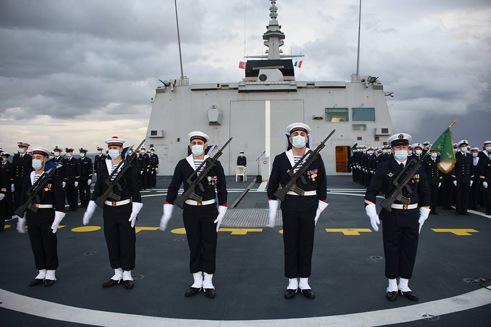 Зашедший в Чёрное море французский фрегат «Овернь» находится «под  присмотром» ВМФ России
