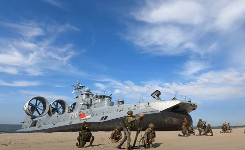 Для решения задач на Украине России не нужно высаживать морскую пехоту на пляжи Бердянска и Мариуполя и идти в атаку на Киев