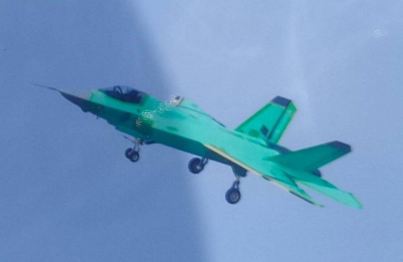 Similar to the F-35B: "strange" features of the new Chinese fighter