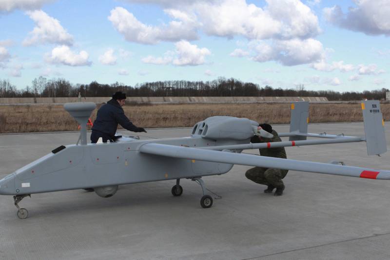 Someone else's platform and their own components. Reconnaissance and strike UAV "Forpost-R"