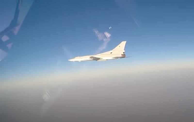 两架俄罗斯Tu-22M3远程轰炸机在白俄罗斯领空进行巡逻
