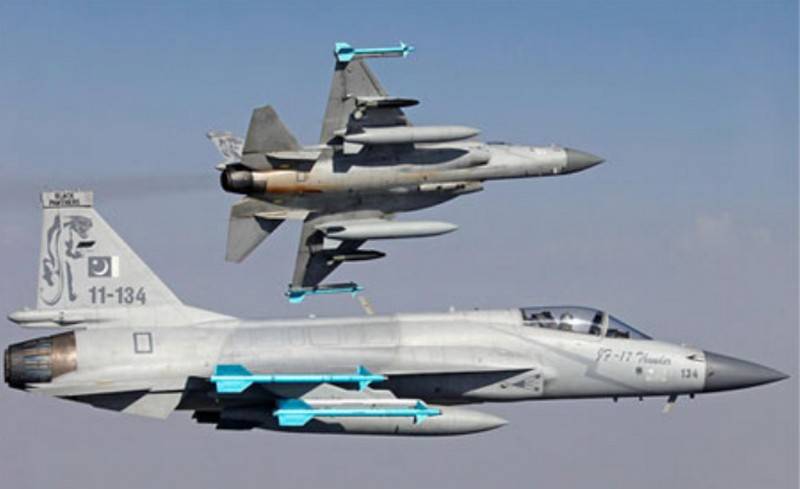 Азиатская пресса: Пакистанские истребители JF-17 в ходе учебного боя в 2021 году выиграли у Rafale ВВС Катара