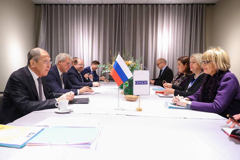 Болгарская пресса: Сколько уже введено санкций против России, но они не изолировали её ни в экономическом, ни в политическом плане