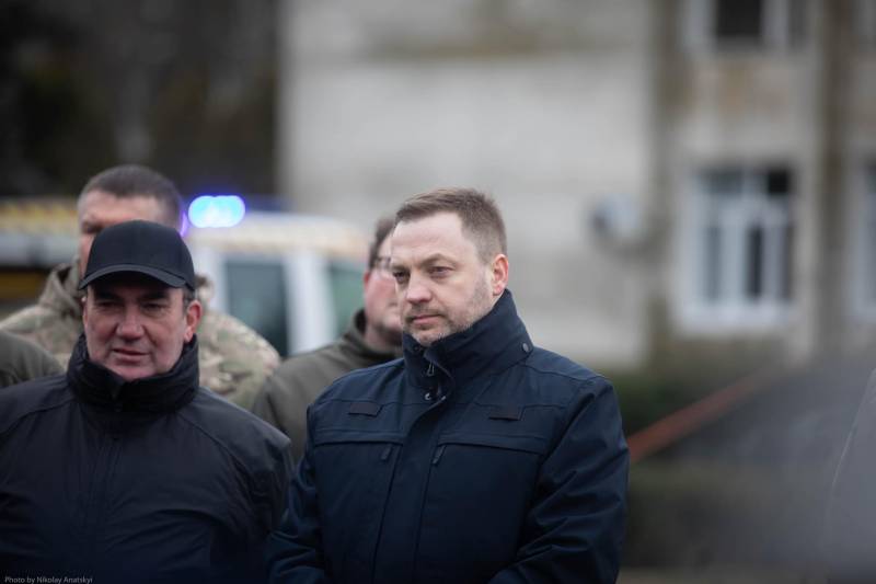 Глава МВД Украины назвал задачи украинской полиции в случае нападения России
