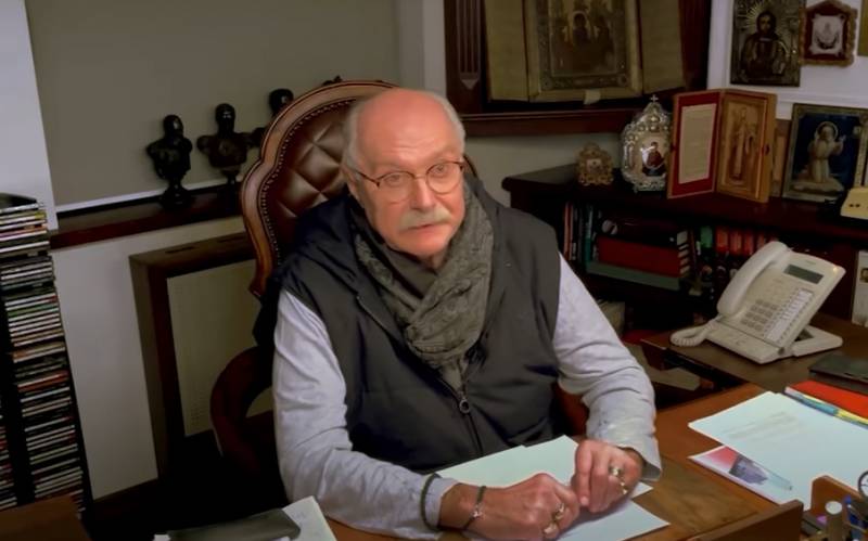 Mikhalkov turned to the "progressive intelligentsia", who suddenly called themselves "pacifists"