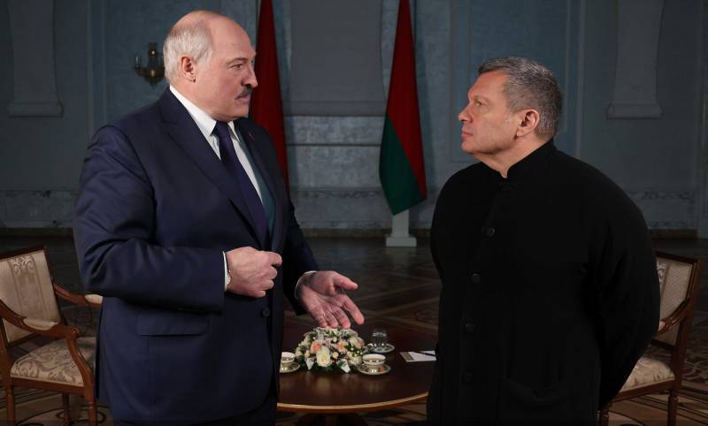 Лукашенко пообещал совместный ответ России и Белоруссии в случае нападения Украины на Донбасс