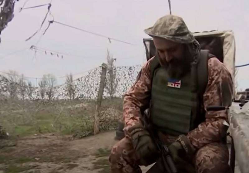 Las embajadas de Ucrania en los países occidentales están reclutando activamente mercenarios para la "guerra con Rusia"