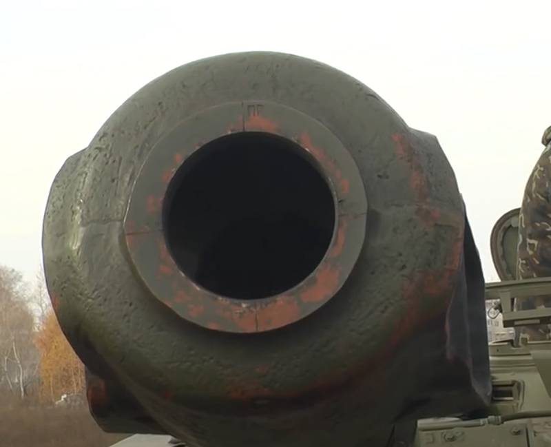 Il ministero della Difesa ha mostrato la distruzione della batteria di artiglieria delle forze armate ucraine con colpi puntuali