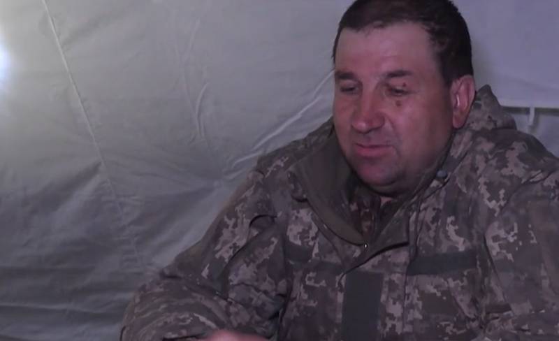 우크라이나 주둔군 소령이 돈바스에서 러시아군에 무기를 포기하고 항복하기로 한 결정을 설명했다.