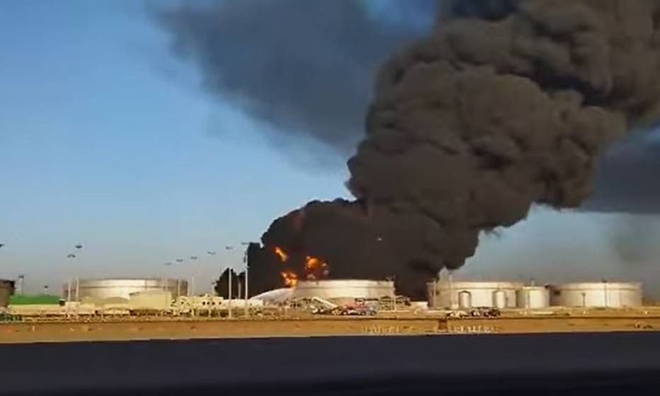 Нефтебаза Саудовской Аравии. Взрыв в Саудовской Аравии. Нефтяные объекты в Саудовской Аравии. Военные Саудовской Аравии. Хуситы нападения