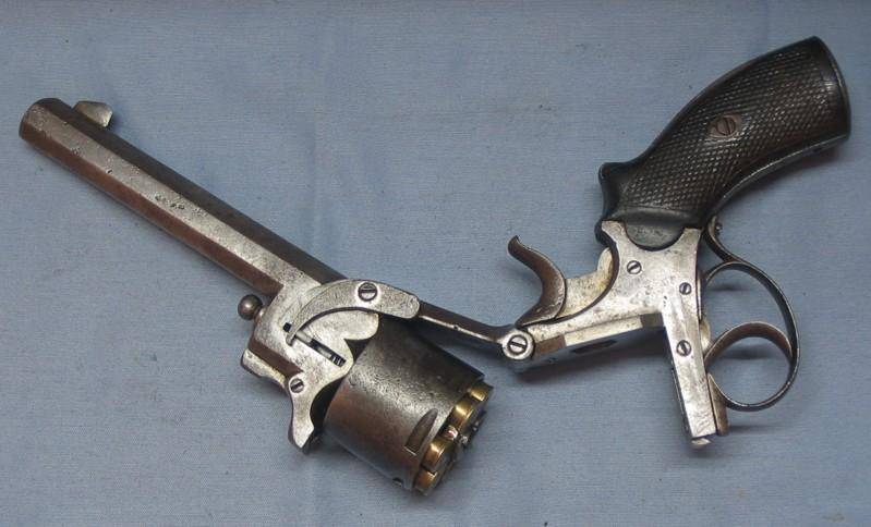 Clamshell Revolvers by Jean Mathieu Despres-Joassard