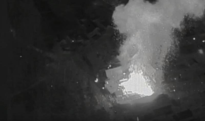 Российское Минобороны показало кадры с уничтожением склада вооружений и боеприпасов ВСУ с применением штурмовой авиации