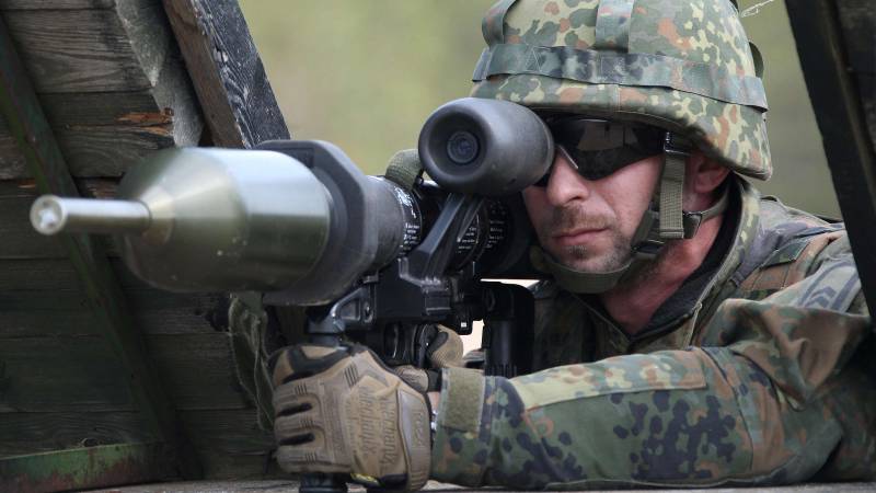 Panzerfaust 3 grenade launchers for Ukraine. Help with limited capacity
