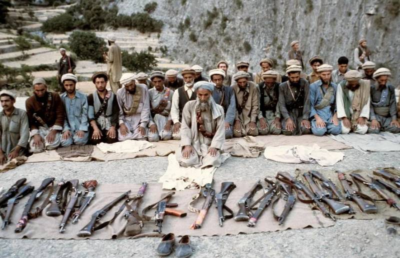 Weapons of the Afghan dushmans. Shotguns, single-shot and repeating rifles
