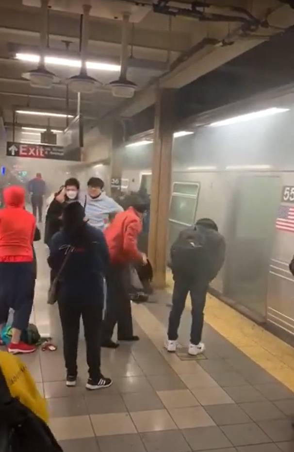 13 People Were Injured In A Shooting At A New York Subway Station