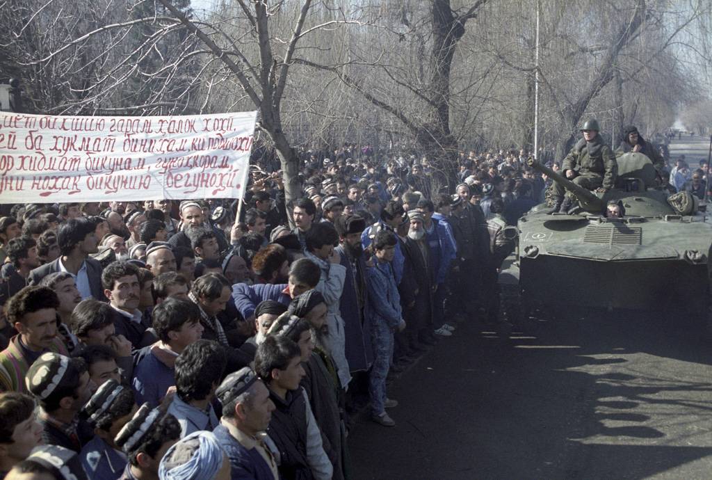 Таджикистан, 90-е. Что означает бок о бок с мятежниками