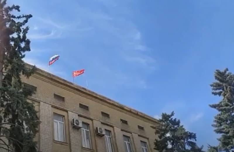 Над Геническом подняты знамя Победы и российский триколор: жизнь в освобождённых городах юга Украины