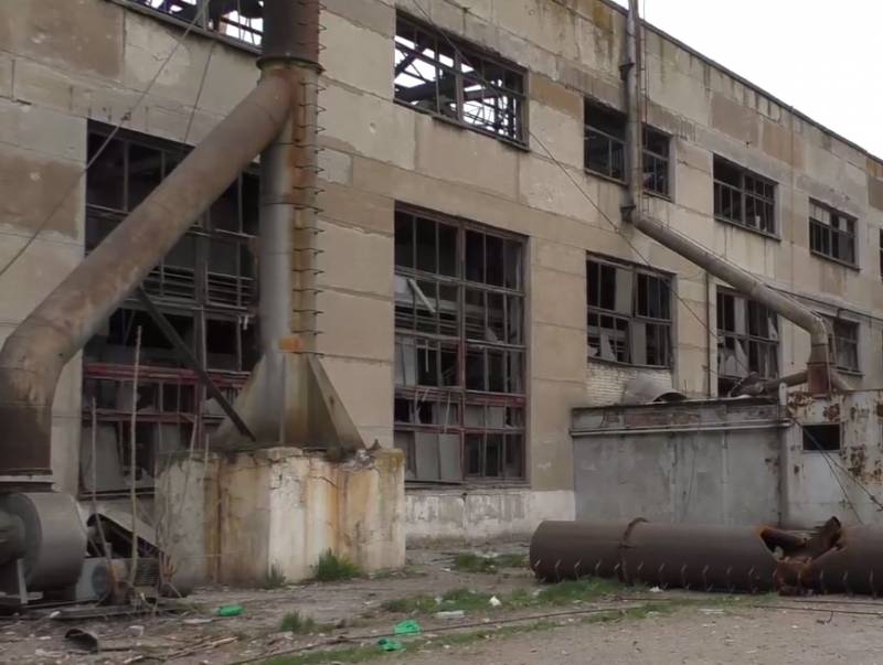 Сообщается о выходе ещё 25 гражданских лиц из бомбоубежища завода Азовсталь