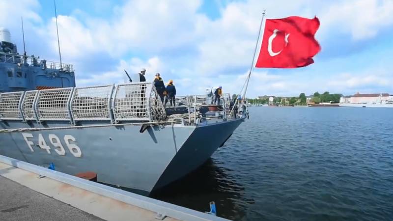 Эрдоган заявил о необходимости для Турции обладать сильным военно-морским флотом