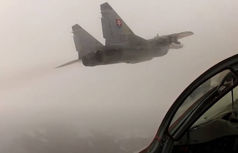 Американская пресса: Словакия самостоятельно принимает решение о передаче Украине истребителей МиГ-29