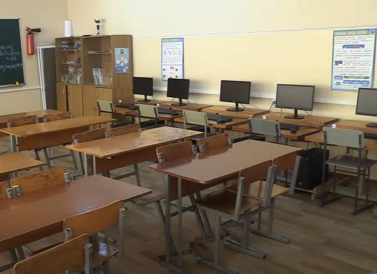 Puluhan sekolah di DPR beralih ke standar pendidikan Rusia