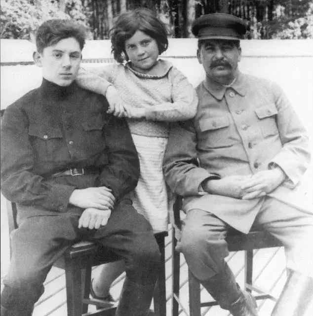 Золотая молодёжь сталинской поры