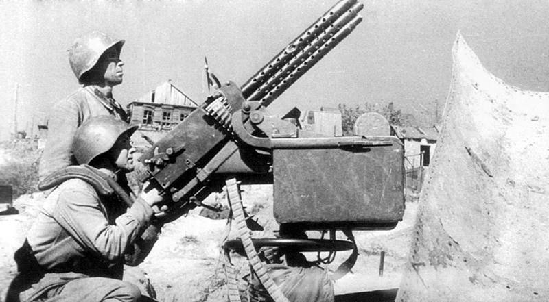 1942 54mm Tin Soldier figure Fighter with a DP machine gun