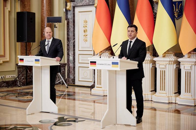 Украинский посол в Германии назвал канцлера Шольца обиженной ливерной колбасой