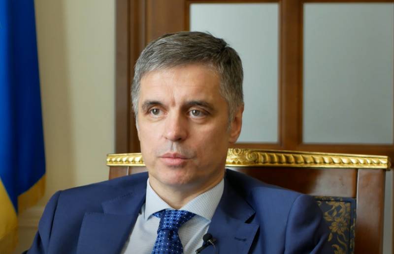 Посол Украины в Британии заявил о намерении Киева вернуть утраченные территории военным путем