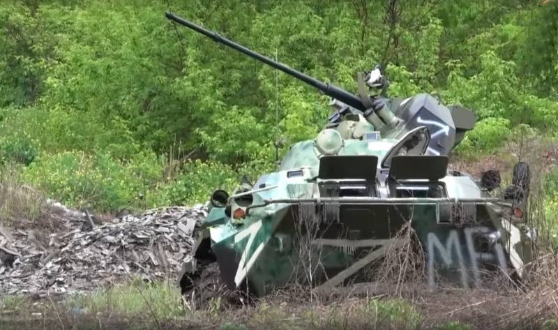 Для поражения второго эшелона обороны противника на Донбассе применяется навесной огонь из БТР-82А