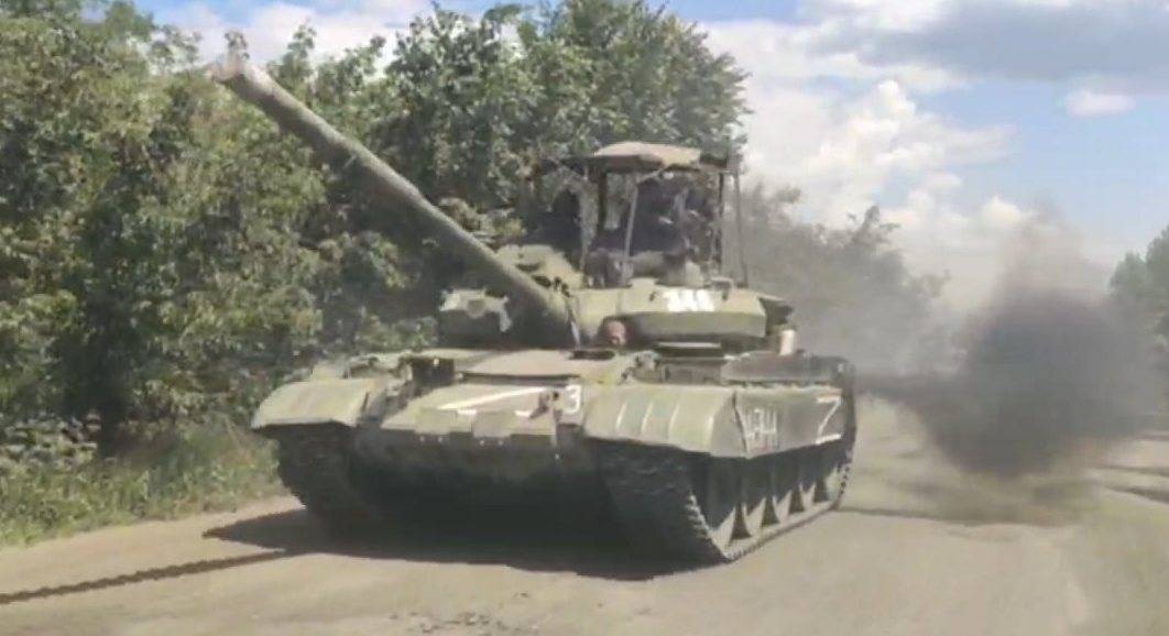 Переброшенные на Донбасс танки Т-62М с усиленной защитой появились на фронте