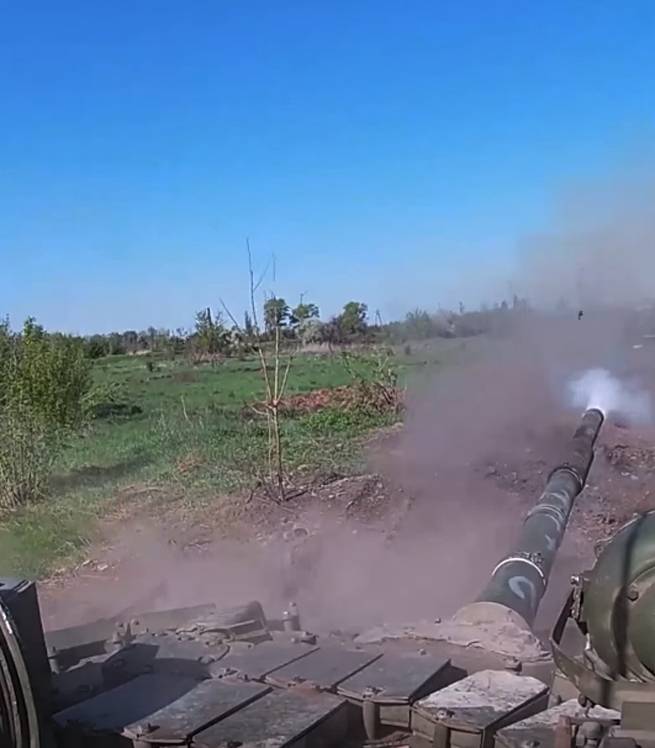 Rus birliklerinin, Harkov bölgesi ile DPR'nin kavşağında bulunan Studenok köyünü kurtardığı bildirildi.