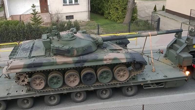 Transport du char T-72M1. Source : https://bmpd.livejournal.com/4519570.html
