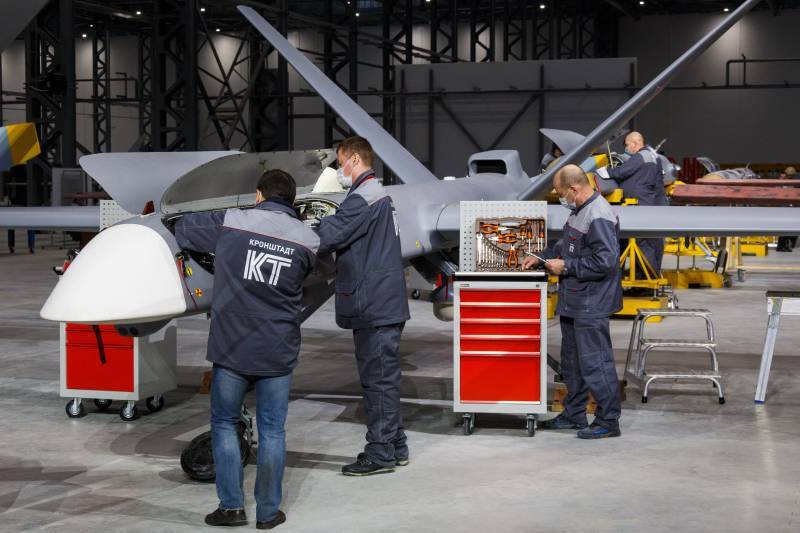 Das Kronstädter Unternehmen kündigte den Ausbau der Produktion von Drohnen und die Einstellung von zusätzlichem Personal an