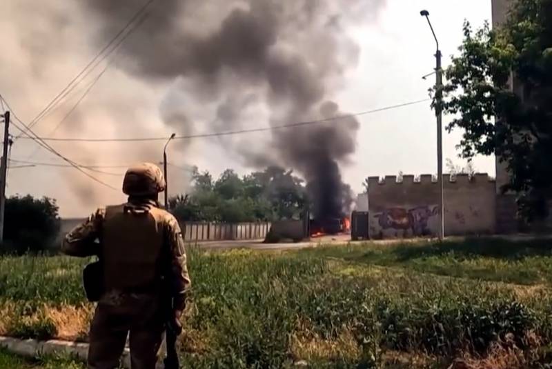ТАСС: Боевики Айдара в Северодонецке выдвинули условия своей сдачи в плен