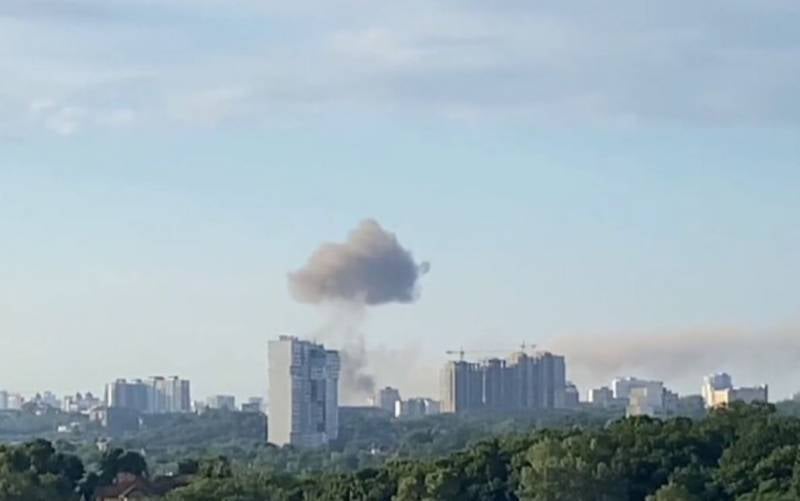 Сообщается о нанесении серии ударов высокоточными ракетами по Киеву
