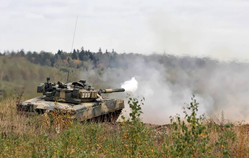 Σκοποβολή T-80U στο πεδίο. Πηγή: en.wikipedia.org