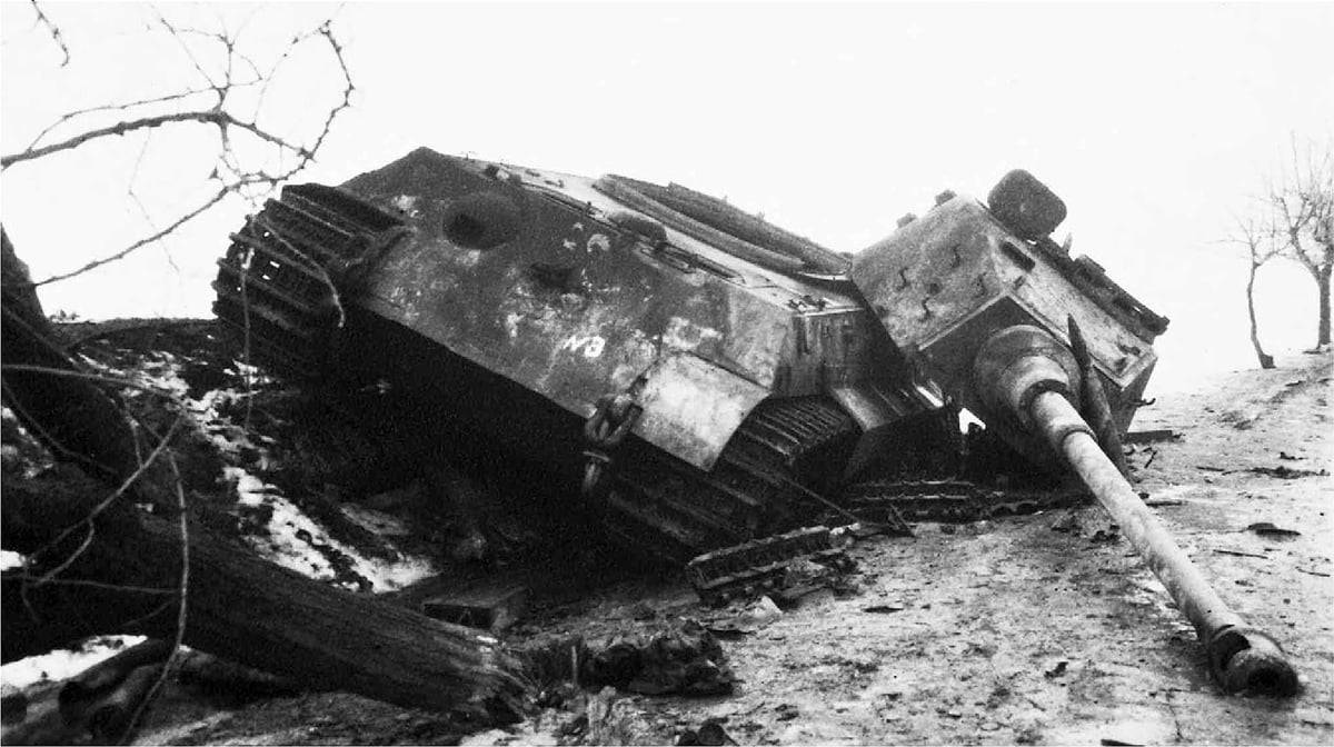 Немецкие танки после. Королевский тигр танк подбитый. Тигр танк подбил ИС 2. Тигр 2 Балатон.