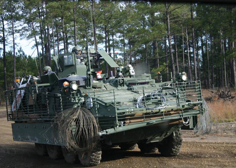 Ένα παράδειγμα βαρέων τροχοφόρων οχημάτων είναι το αμερικανικό όχημα μάχης Stryker. Πηγή: en.wikipedia.org