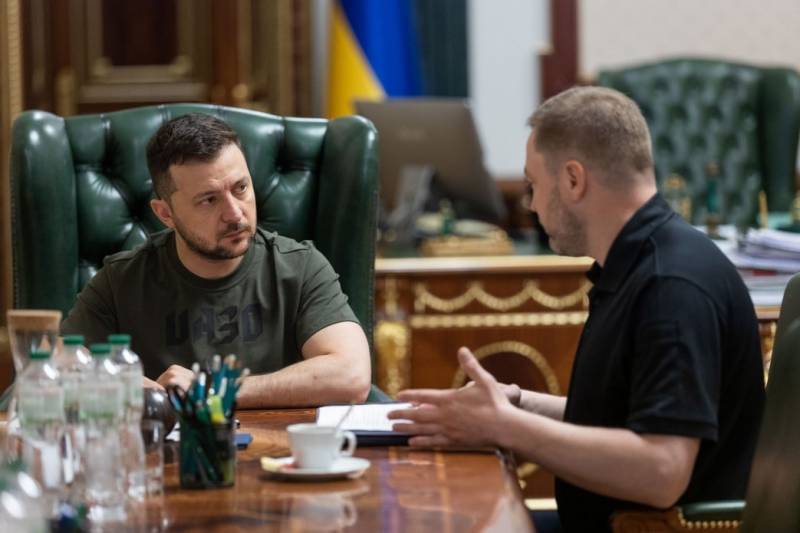 Зеленский обсудил легализацию огнестрельного оружия с главой МВД Украины