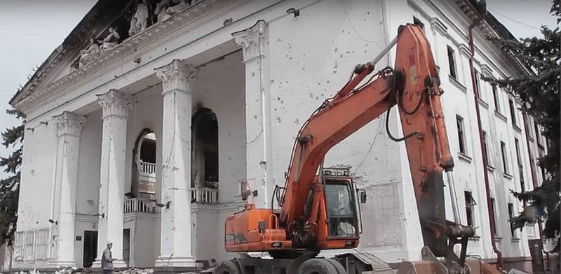 Генпрокуратура ДНР: Выяснены истинные причины взрыва в драмтеатре Мариуполя